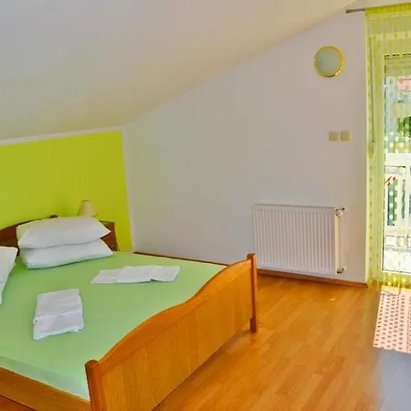 Apartment In With Sea View, Balcony, Air Conditioning, Wi-fi Trogir