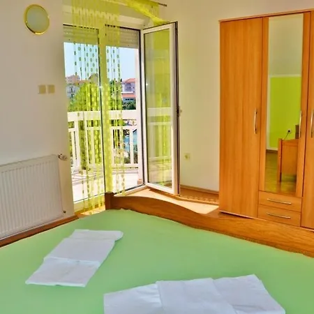 In With Sea View, Balcony, Air Conditioning, Wi-fi Apartment Trogir