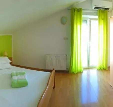 Apartment In With Sea View, Balcony, Air Conditioning, Wi-fi *
