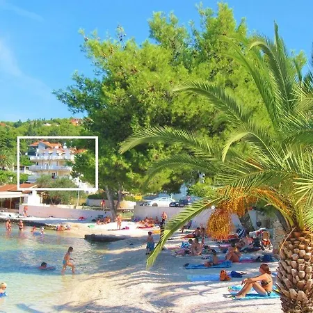 Apartment In With Sea View, Balcony, Air Conditioning, Wi-fi *