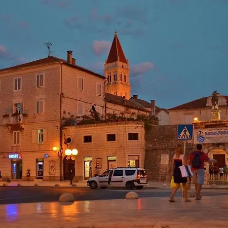 In With Sea View, Balcony, Air Conditioning, Wi-fi Apartment Trogir