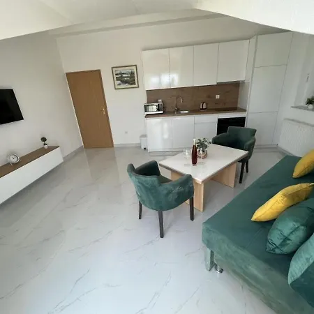 In With Sea View, Balcony, Air Conditioning, Wi-fi Trogir