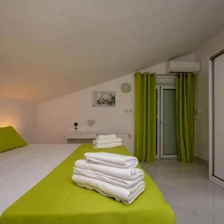 In With Sea View, Balcony, Air Conditioning, Wi-fi * Trogir