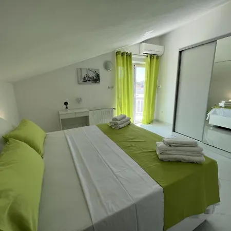 In With Sea View, Balcony, Air Conditioning, Wi-fi Apartment *