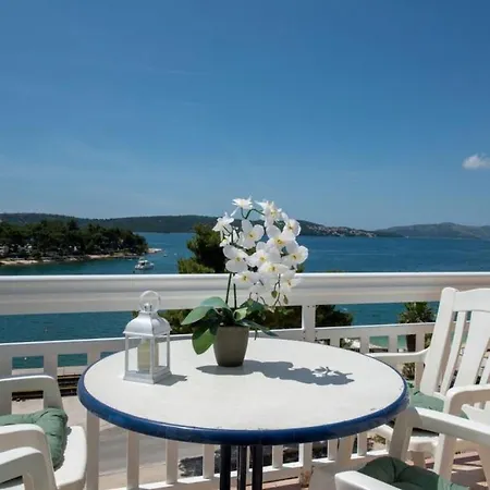 아파트 In With Sea View, Balcony, Air Conditioning, Wi-fi *